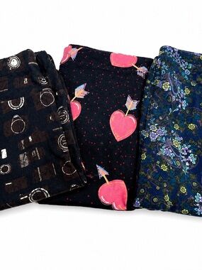 LuLaRoe Printed Leggings Trio - Black, Pink & Navy
Bundle of 3